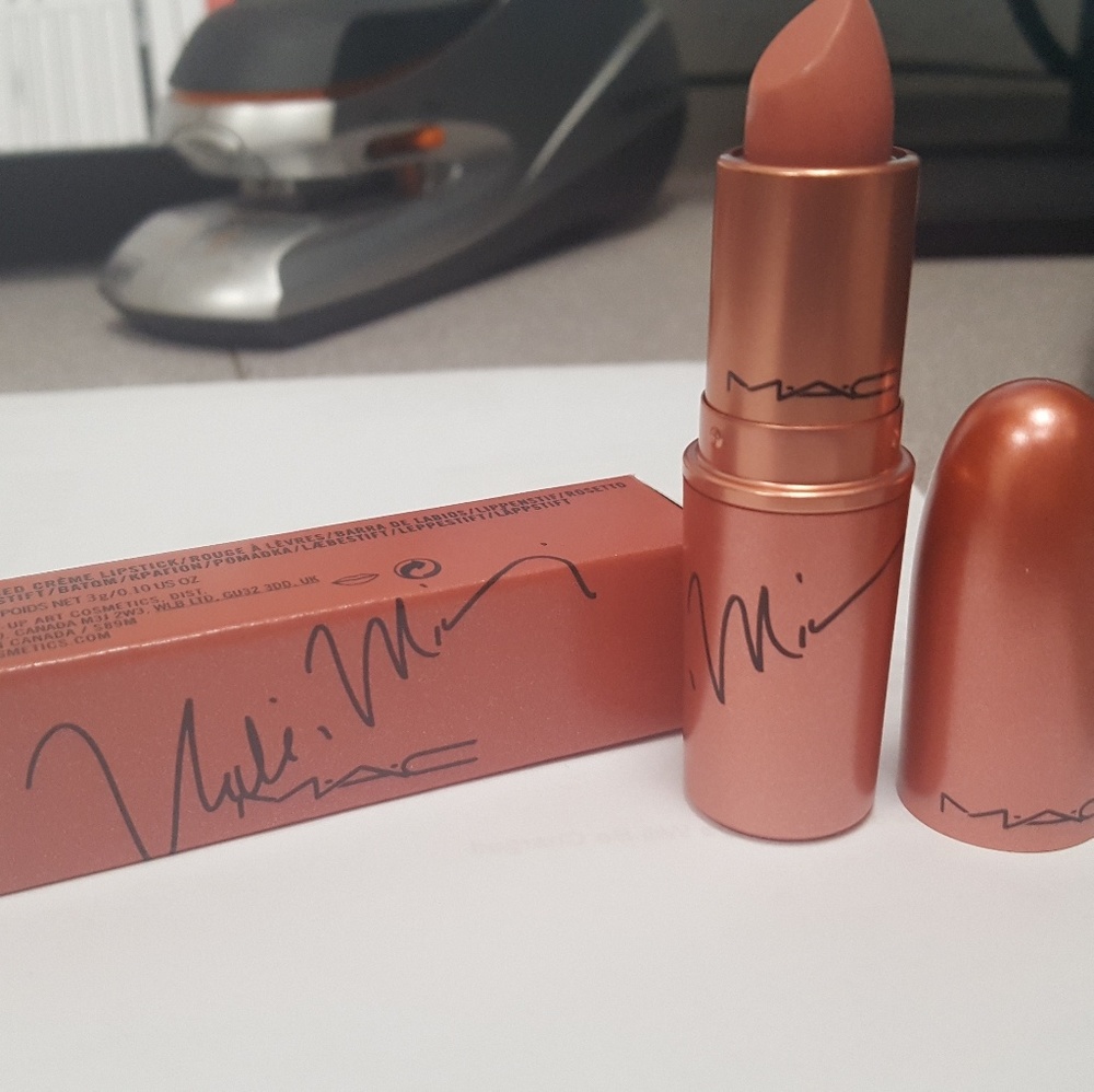 Nicki Minaj MAC lipstick